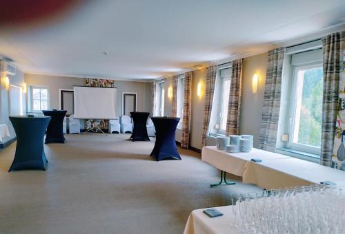 吕内维尔 Logis Hotel Les Pages 3星级 酒店 泳池