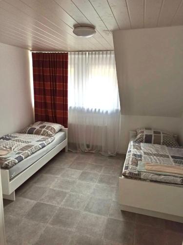 Apartments zum stillen Winkel 3.4km von Hausen (Wied) entfernt