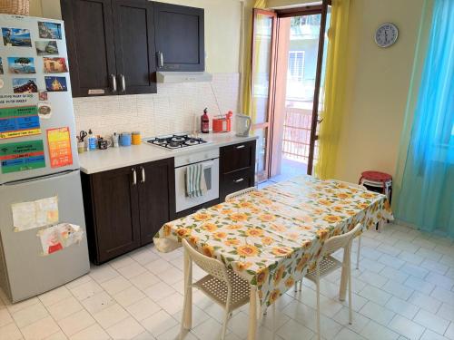 Kitchen, Olive Tree in Bari