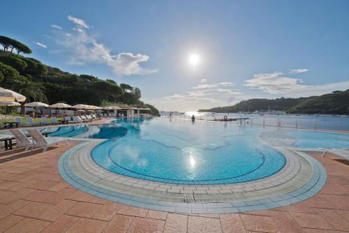 Hotel Cala di Mola - image 3
