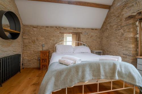 Middle Barn - image 2
