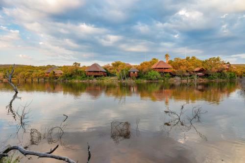 Valamanzi Lodge in Nyati Wilderness