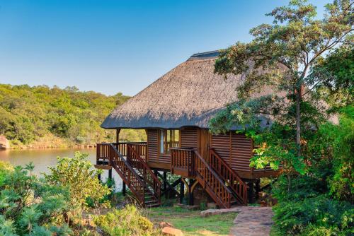 Valamanzi Lodge in Nyati Wilderness