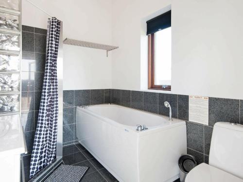 Two-Bedroom Holiday home in Rømø 6 - image 10