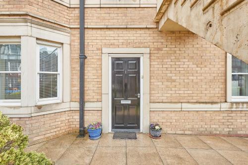 Host & Stay - Royal Sands
