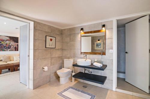 Bathroom, Apartment Mel de Flor in Vale Formoso