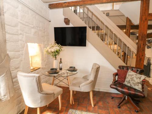 Archway Cottage - image 12