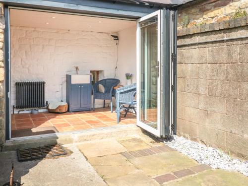 Archway Cottage - image 2