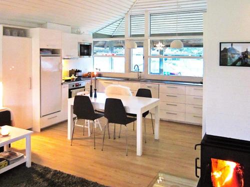 6 person holiday home on a holiday park in Karrebæksminde - image 1