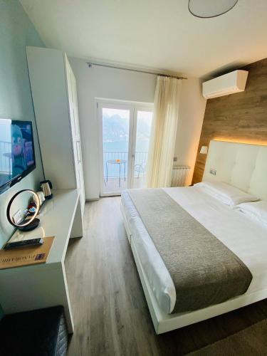 Superior Double Room with Lake View