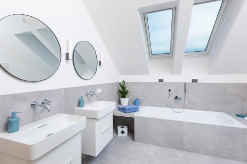  HIMMELBLAU - Design Apartment am Mondsee in Mondsee
