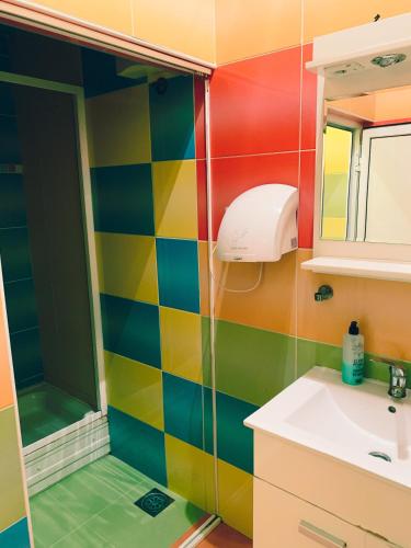 Pop Art Hostel - image 10
