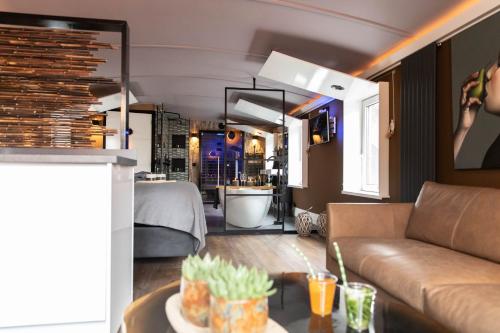 Wellnessboat De Michiel de Ruyter in Binnenstad-Noord
