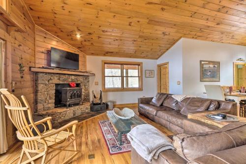 Maggie Valley Home with Mtn Views and Screened Porch! - image 2