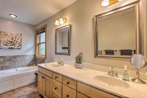 Maggie Valley Home with Mtn Views and Screened Porch! - image 8