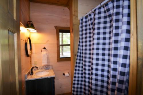 Suite Retreat near Dollywood