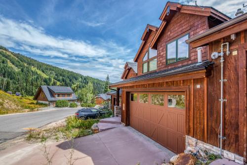Northwest Passage Retreat - main image