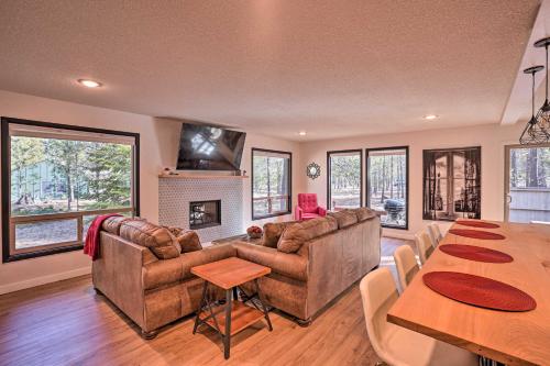 Modern Sunriver Family Home - Bikes and SHARC Passes