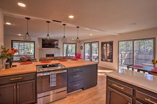 Modern Sunriver Family Home - Bikes and SHARC Passes - image 3