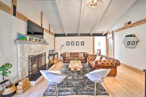 Chic Alpine Hideaway Hiking, Skiing and Exploring! in Running Springs, USA
