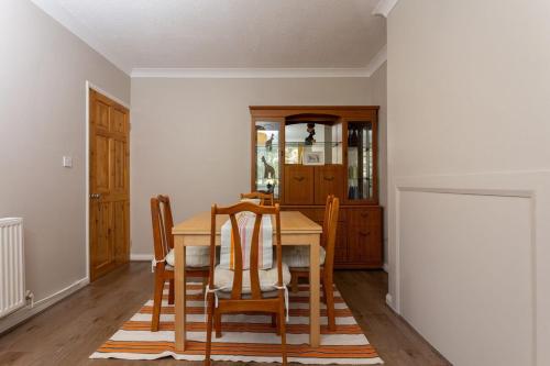 Fantastic 2BD Garden Flat in South London! - image 2