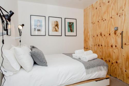 Modern Central 1BD Flat in Clerkenwell - sleeps 4! - image 2