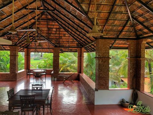 POOTHALI HOMESTAY