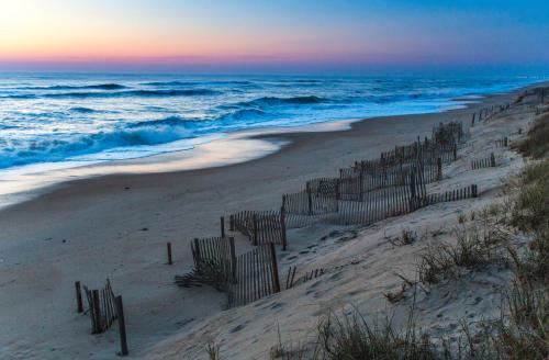 Holiday Inn Express Nags Head Oceanfront, an IHG Hotel