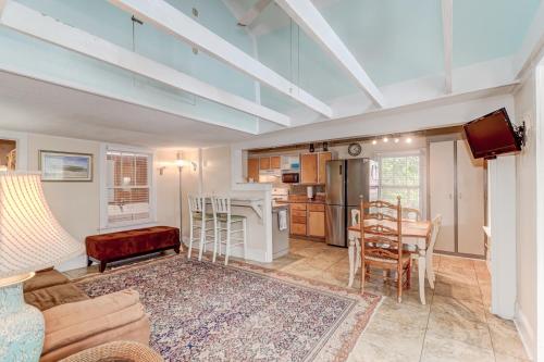 Folly Barrack House - image 4
