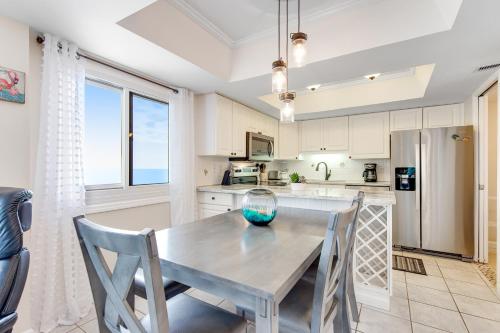 Pinnacle Port- Penthouse 8 - image 4