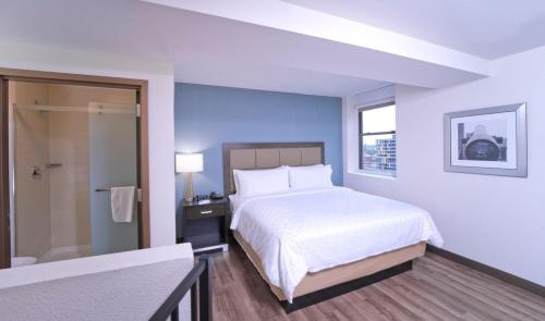 Candlewood Suites Baltimore - Inner Harbor, an IHG Hotel