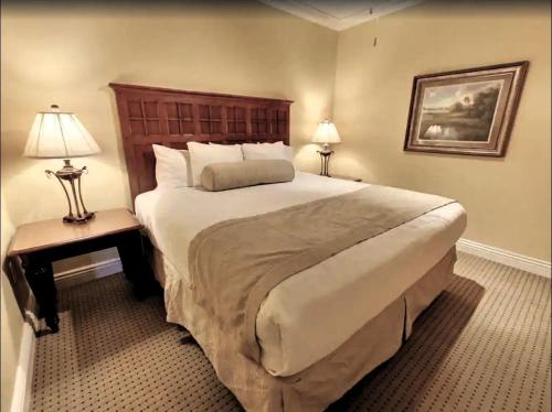 Exceptional Condo in Emerald Grande at HarborWalk Village condo - image 5
