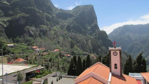  Valley of Nuns Holiday Apartments in Curral das Freiras