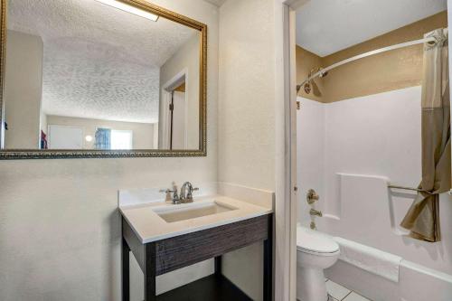 Motel 6-Hillsville VA - image 5