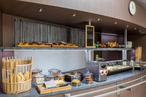 Sure Hotel by Best Western Reims Nord - image 3