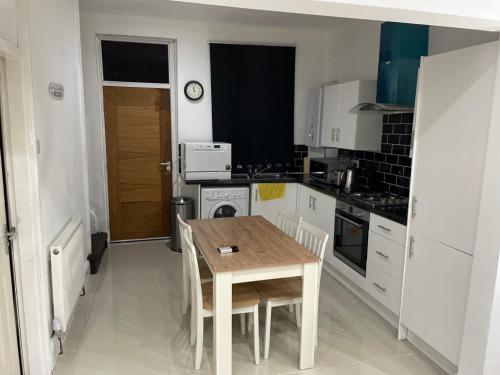 KAREN-K HOLIDAY HOME