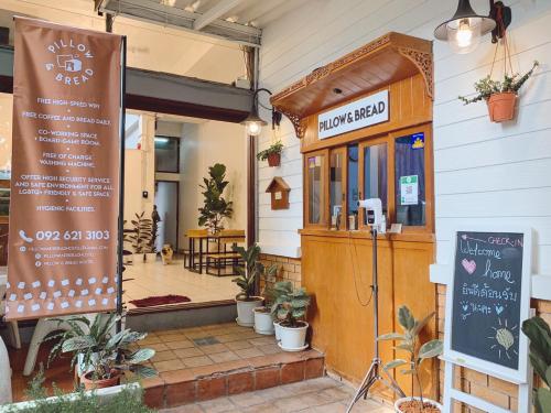 Pillow & Bread Hostel, Bangkok