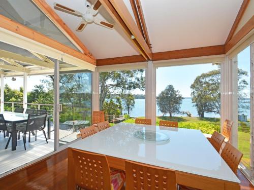 Lake Macquaries' Edgewater Lakehouse at Morisset Memories