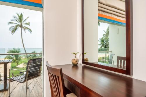 Deluxe Double Room with Sea View image 7