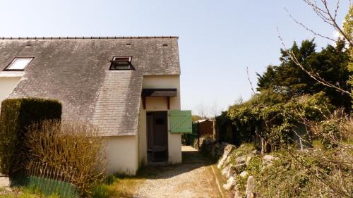 Erdeven - Petite maison de vacances près de la plage de Kerhilio