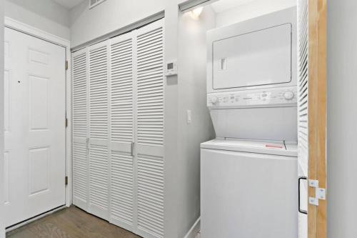 Cozy & Modern 3BR Apartment - Division 201W 301W REP, Chicago (photo 9)
