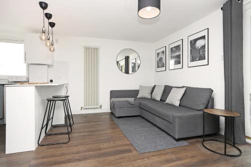 Picture of Altido Contemporary Royal Mile Apartment With Balcony