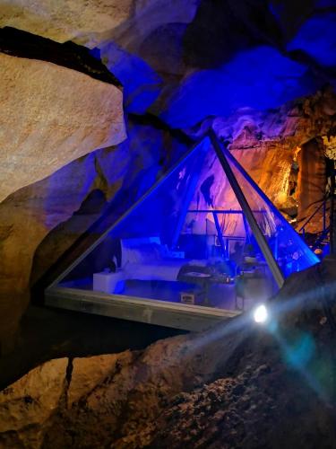 Magnifique gite en pierres 6 personnes avec piscine privee Ardeche plein sud