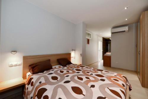 Ref-Ali52 - image 3