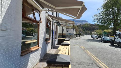 Balcony/terrace, Y Gwynedd Inn in Caernarfon