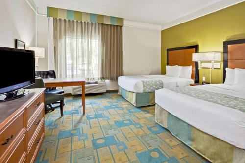 2 double beds