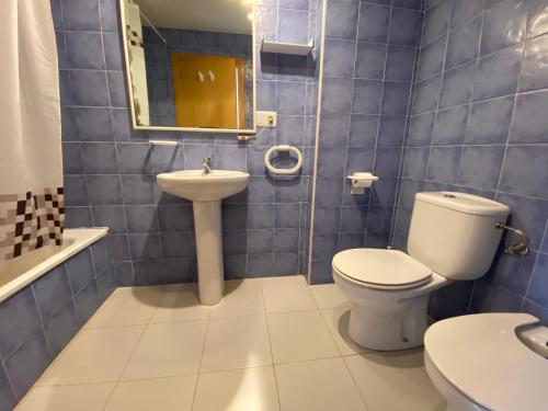 Two-Bedroom Apartment room in Apartamentos Serenamar Altamar