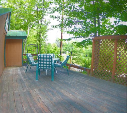 Brook Road Cabin - main image