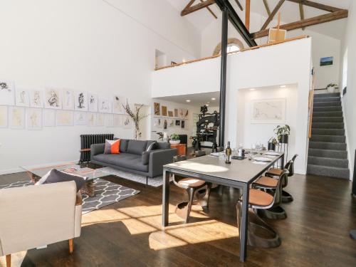 The Pump House Art Studio - image 5