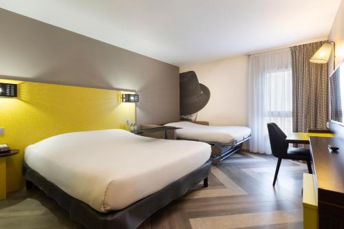 ibis Styles Nice Vieux Port - Tap to explore photos